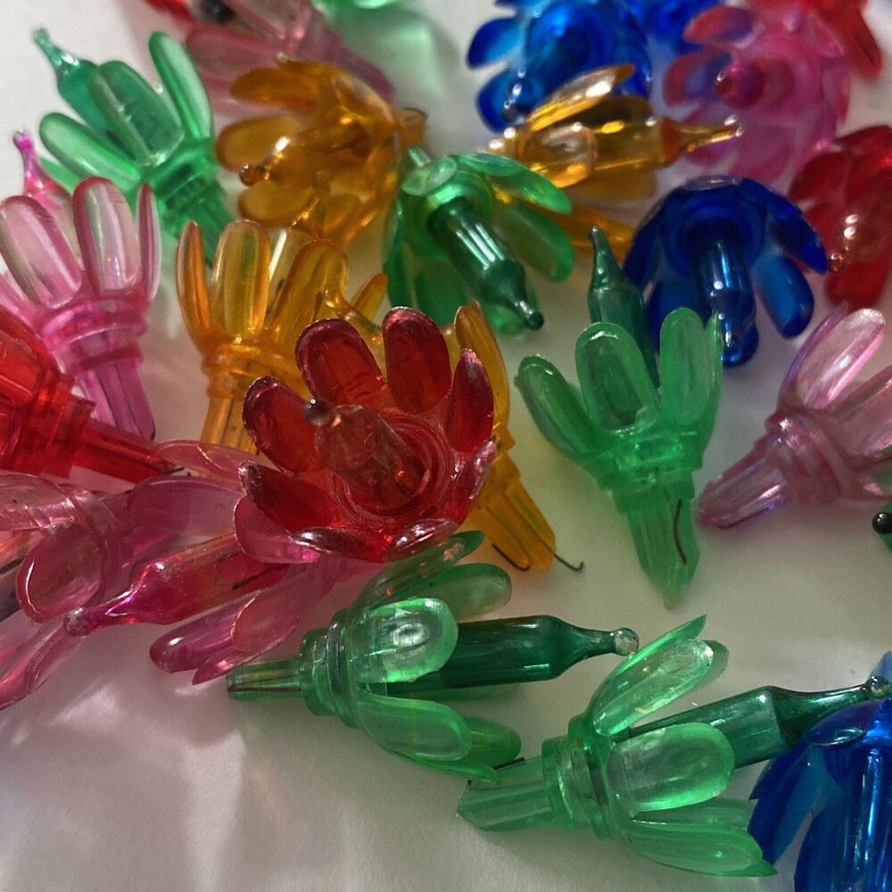 Christmas Floral Petal Plastic Light Covers (34) Reflectors w/ Bulbs Vintage